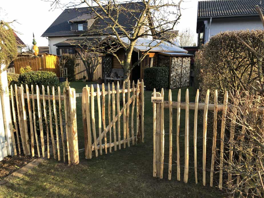 Staketenzaun für Hühner im FotoWettbewerb Dezember 2021 Adéquat