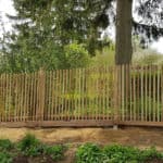 Staketenzaun aus Robinie
