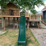 Speelhuis voor kinderen van douglas planken en kastanjehouten palen| Adéquat